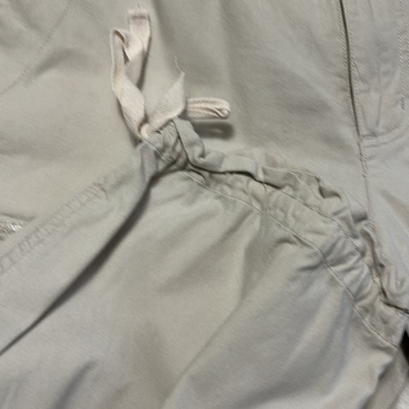 B Moss beige capris - Picture 3 of 6